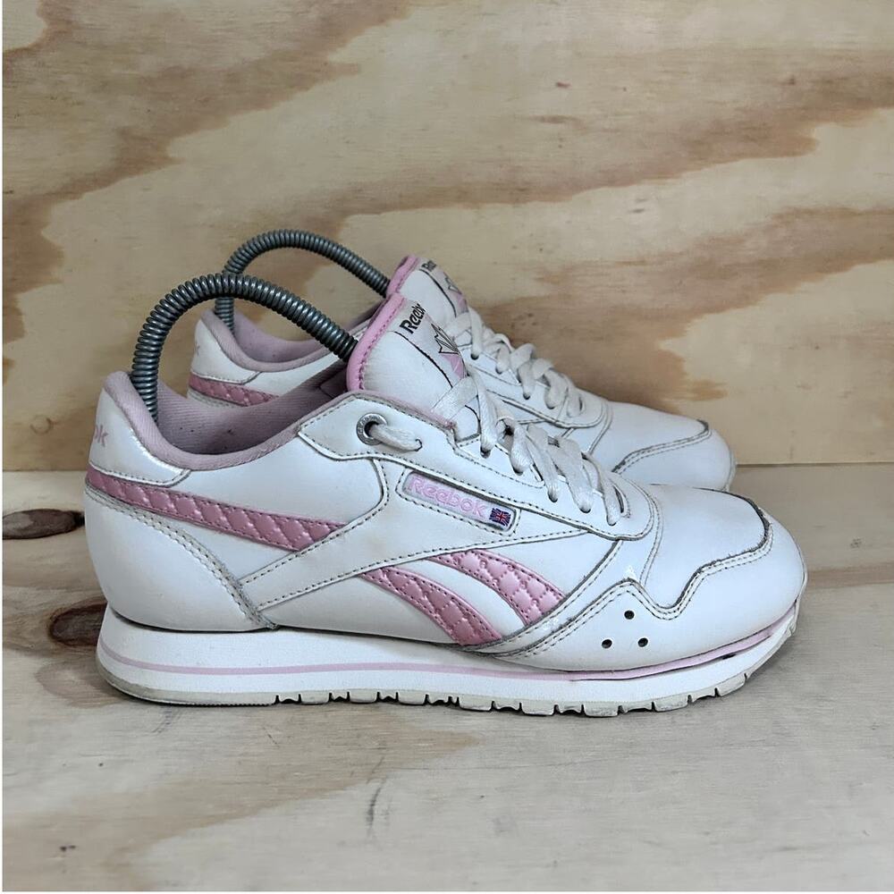 Reebok - Classic - Sneakers - White/Pink - Women's - 7.5